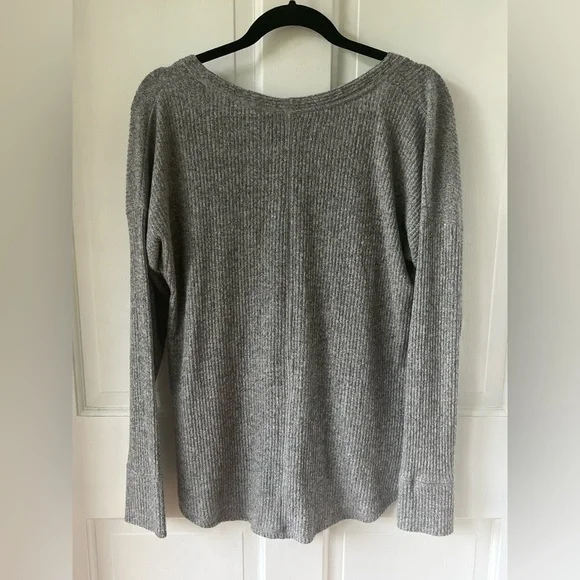 Abercrombie and Fitch sweater - Picture 3 of 3